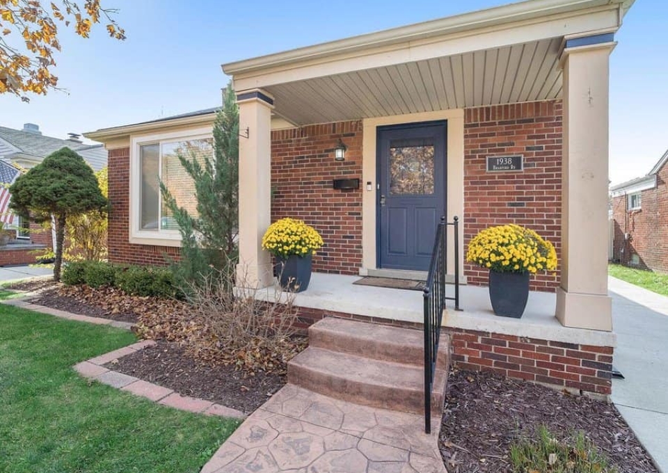 Small Front Patio Ideas Arterrarealty