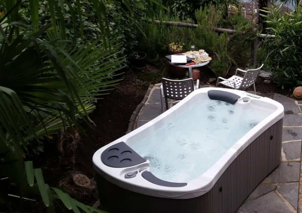 Small Hot Tub Deck Ideas Hydropoolstaffs