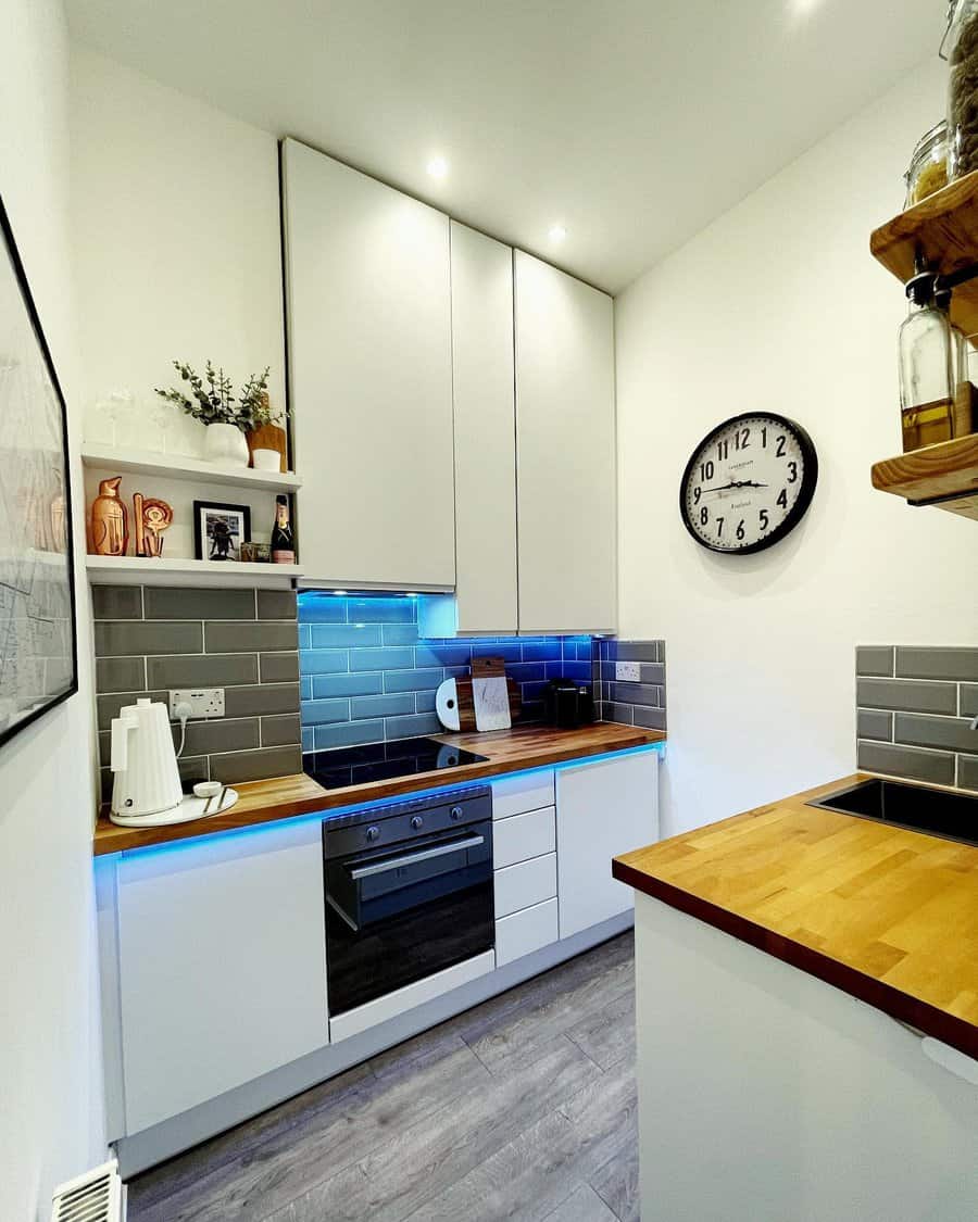 Tiny Small Galley Kitchen Ideas Thegirlwhomoves