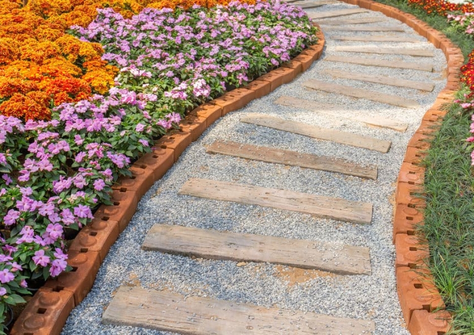 Unique Garden Path Ideas