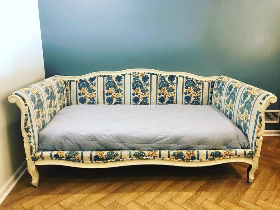 Vintage Daybed Ideas Avelinavintage