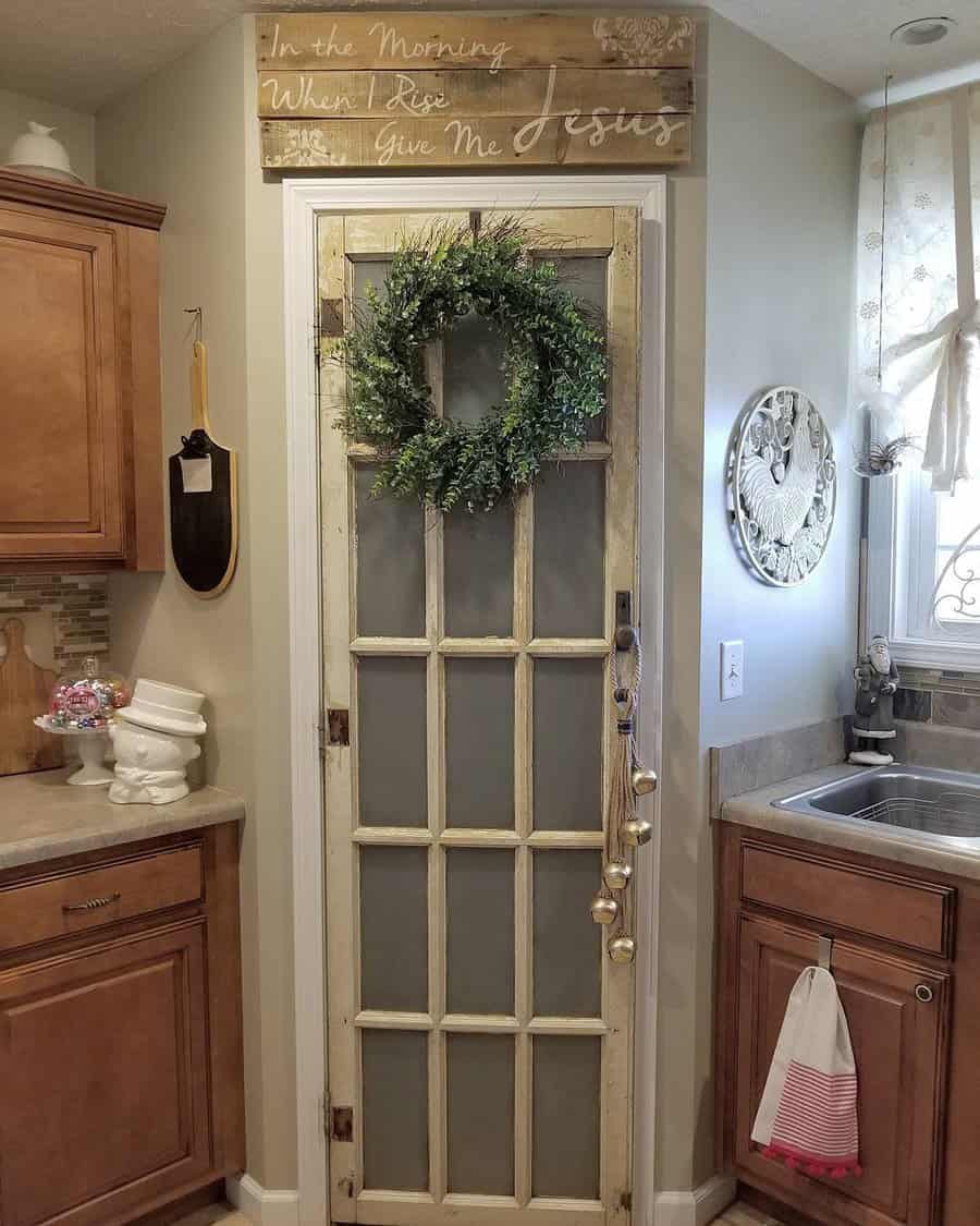 Vintage Pantry Door Ideas Wifemompainter