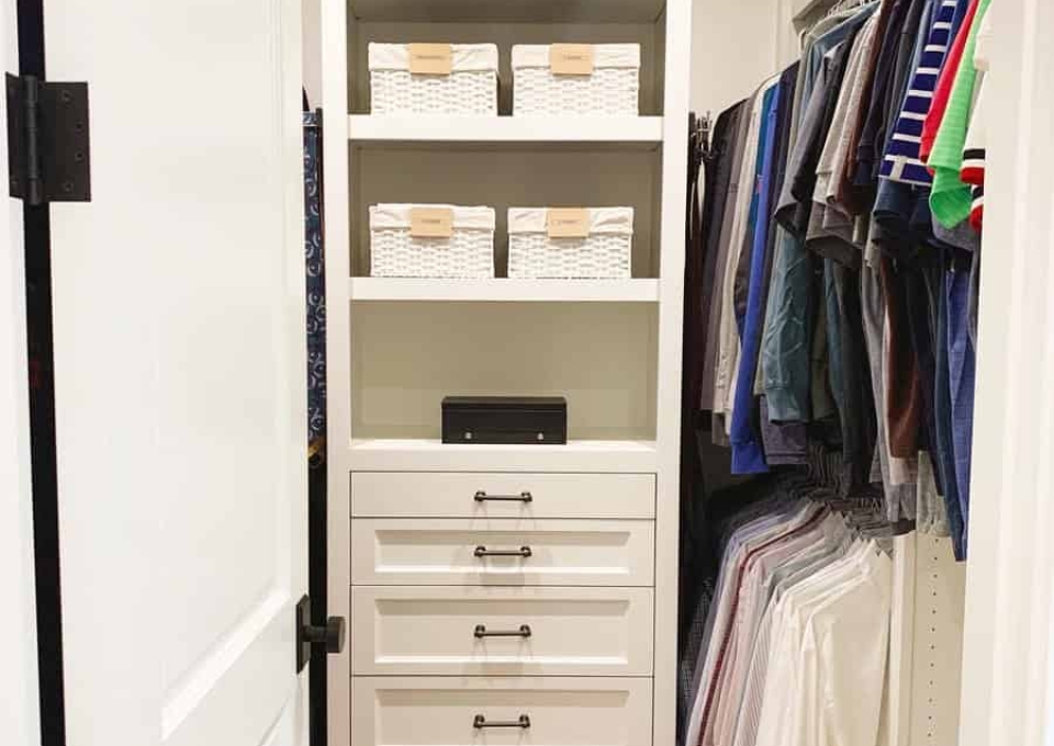 Walk In Small Closet Organization Ideas Clutterawayla