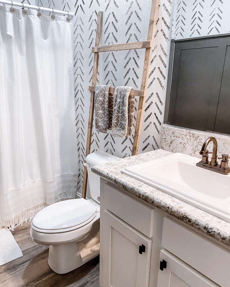 White Rustic Bathroom Mymodularfarmhouse