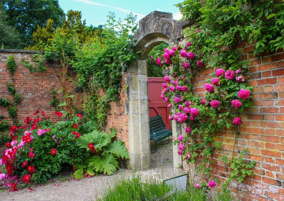 Brick Wall Garden Wall Ideas