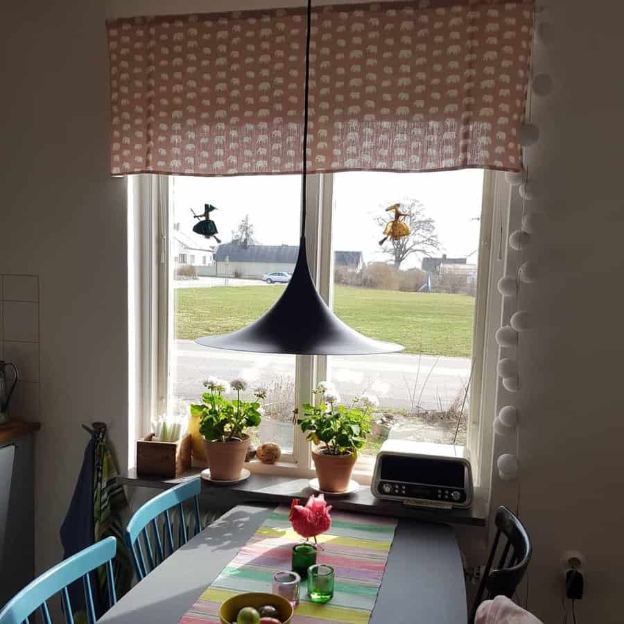 Lace Kitchen Valance Ideas Lillafemtiotalshuset