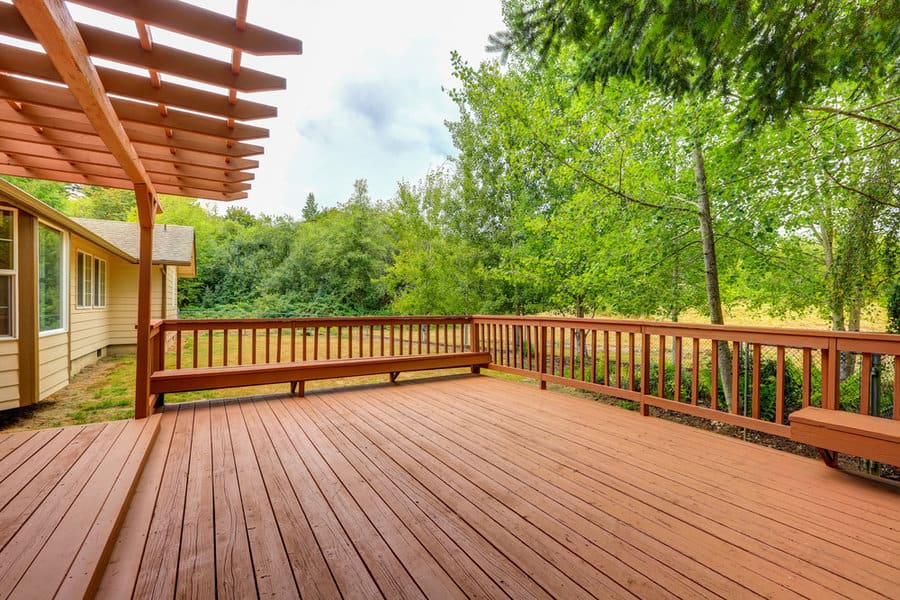 Multipurpose Wood Deck Railing Ideas