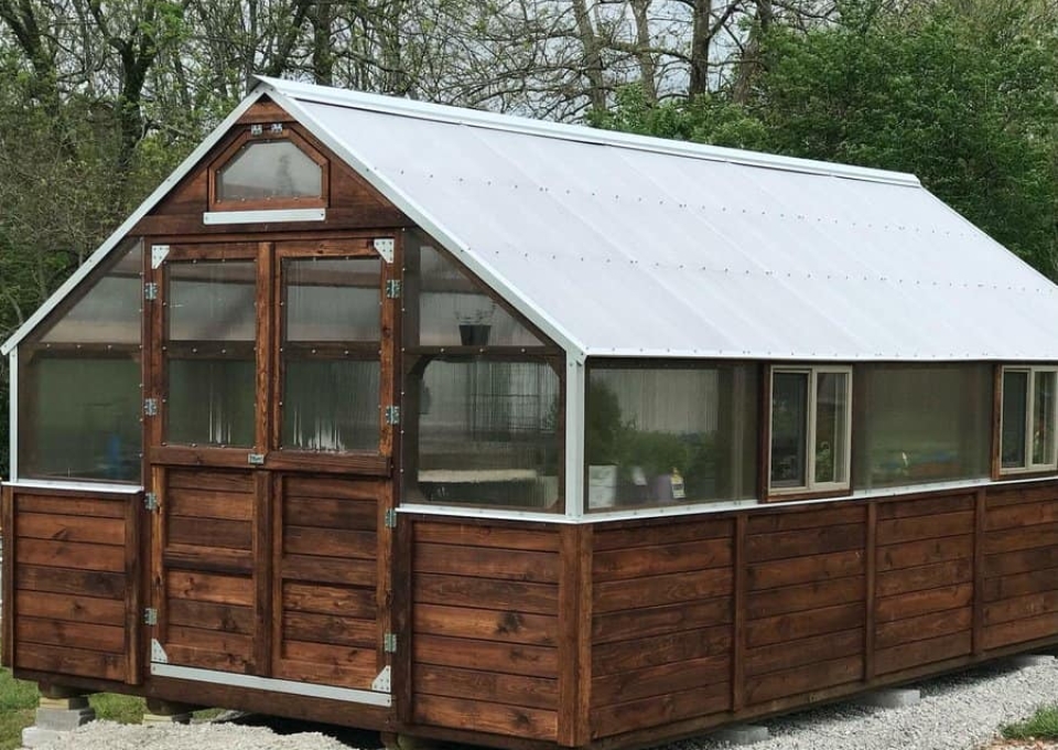 Rustic Greenhouse Ideas Hellofarmerswife