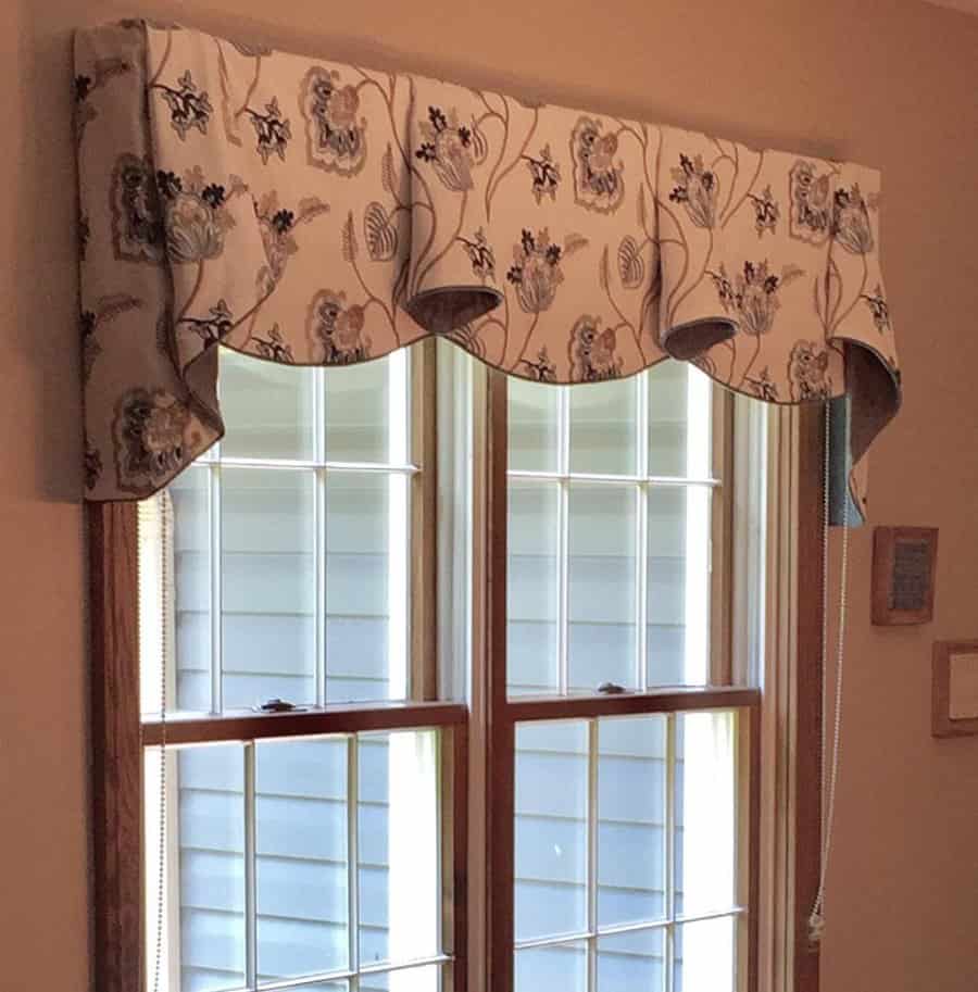 Scalloped Kitchen Valance Ideas Tulipinteriors