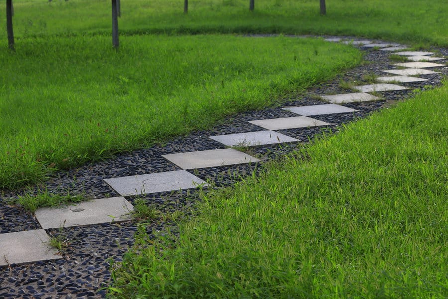 Stepping Stone Sidewalk Ideas