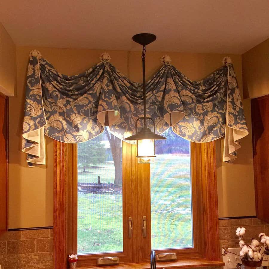 Swag Kitchen Valance Ideas Tulipinteriors