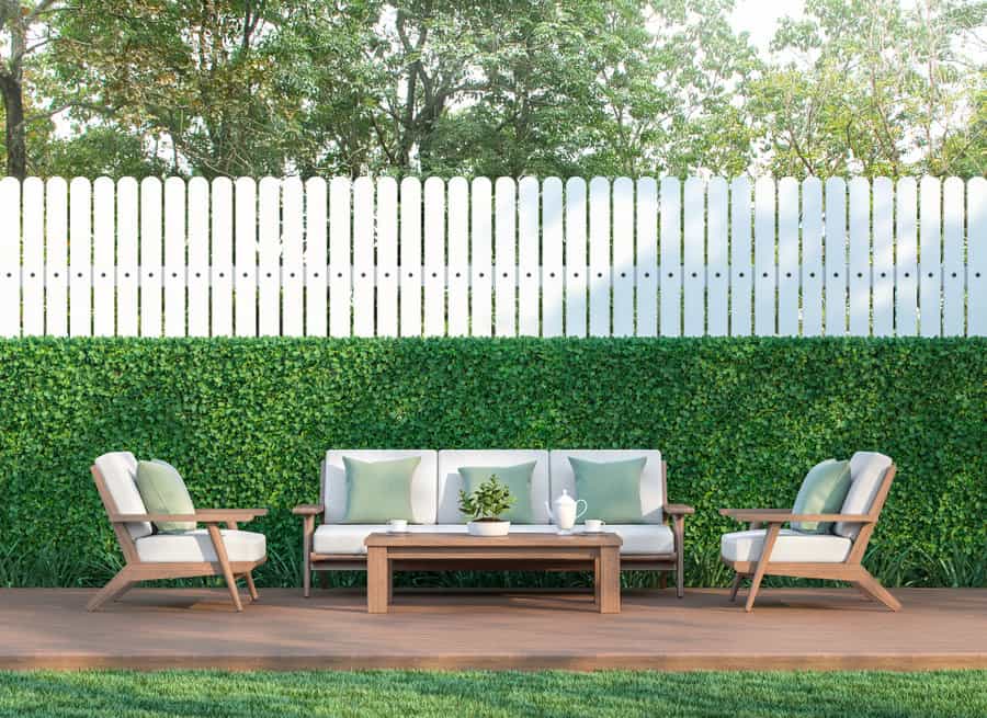 White Garden Wall Ideas