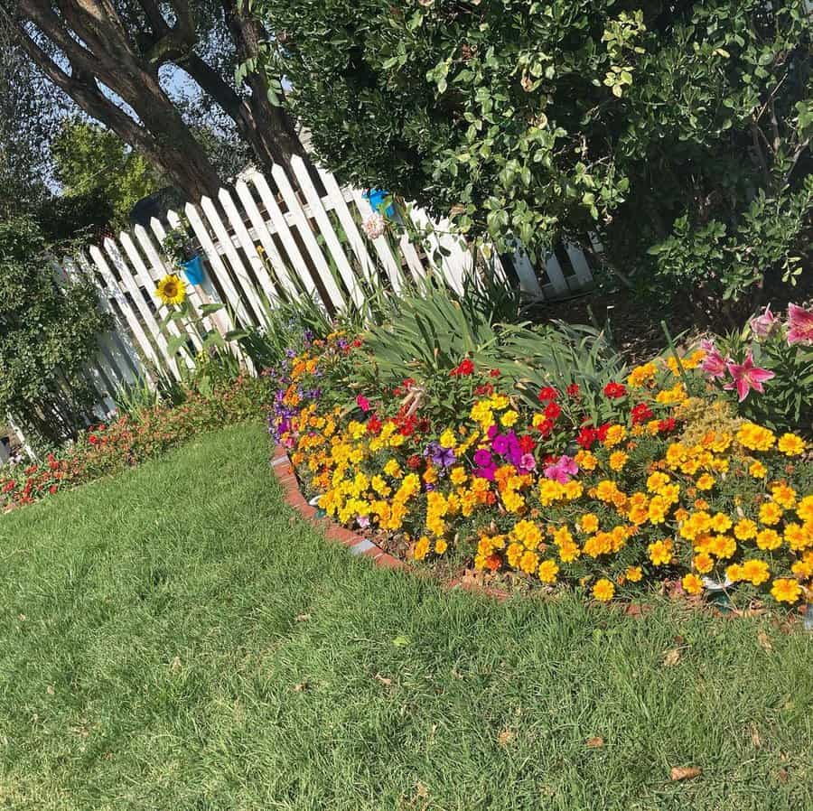 Round Flower Bed Ideas Byron Bat