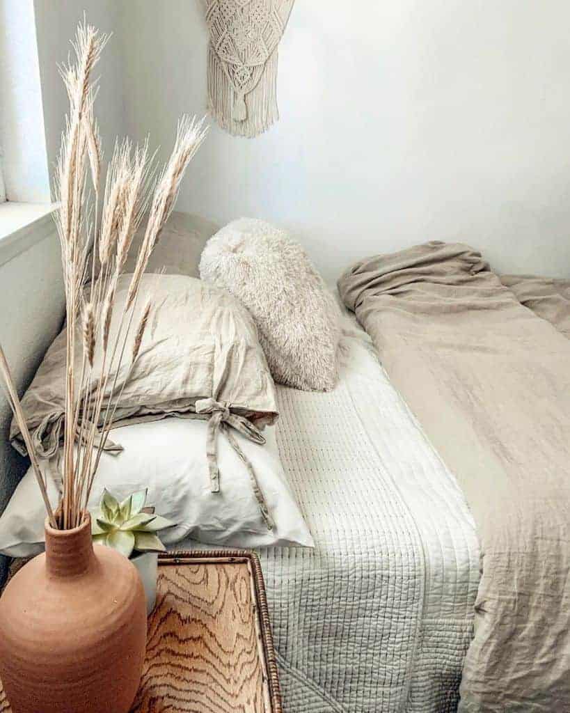 Neutral Simple Bedroom Ideas Theelmosworld