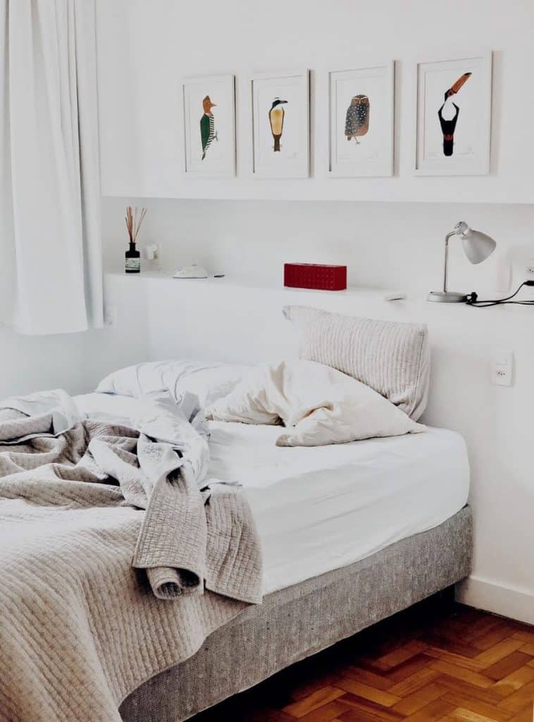 White Simple Bedroom Ideas X