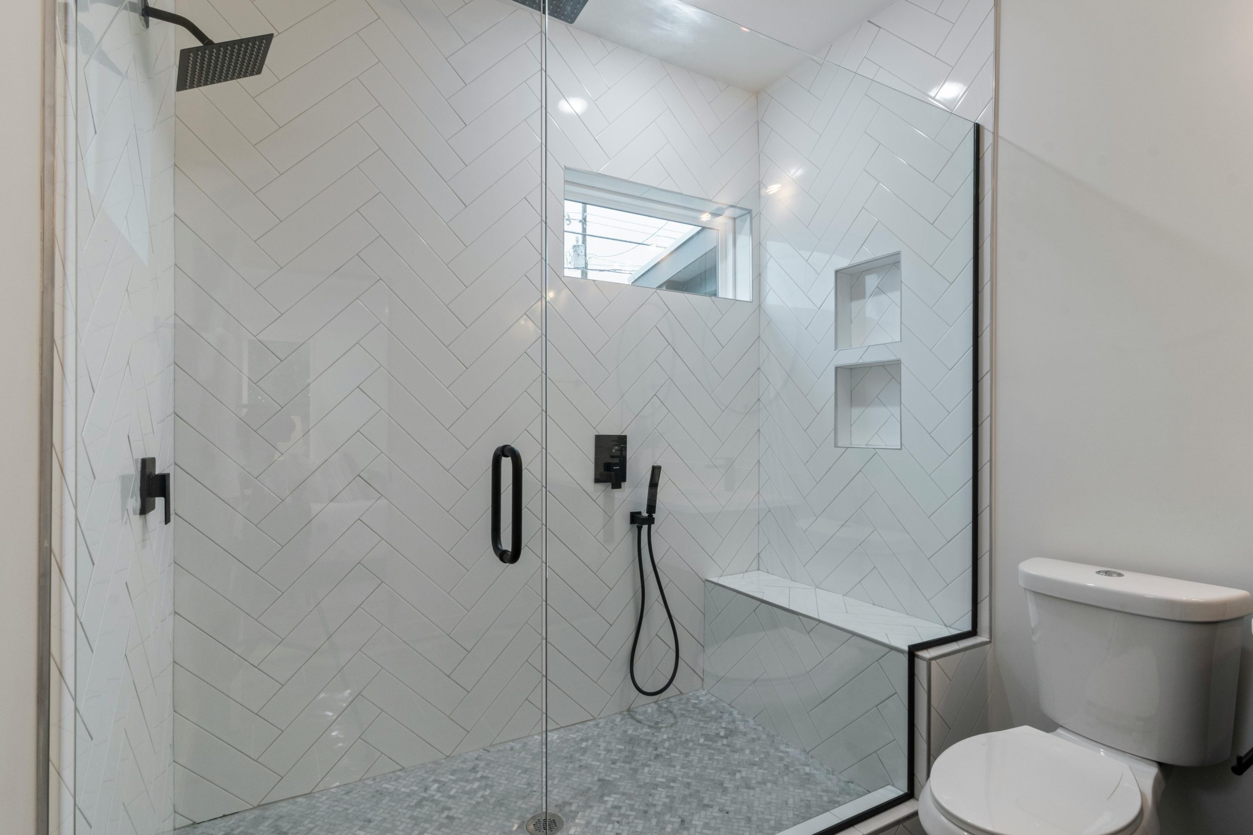 Considerations Before Installing a Doorless Walk-In Shower