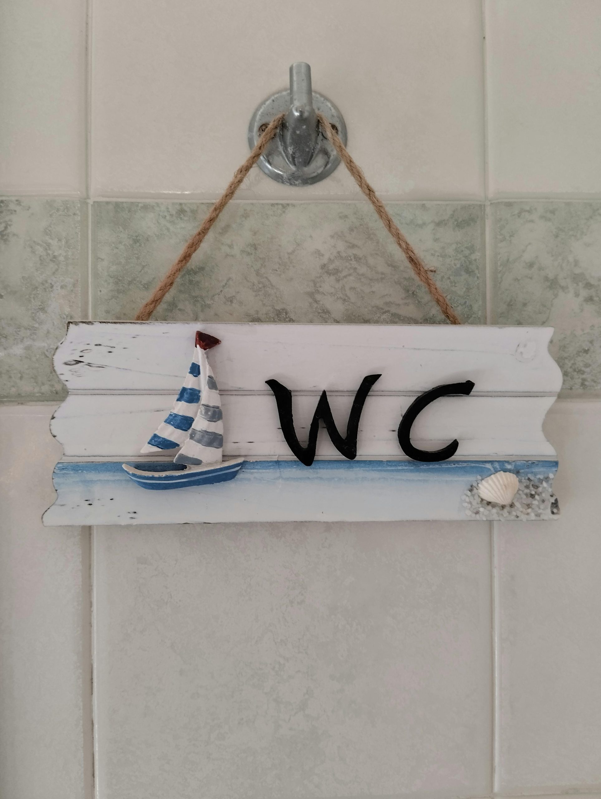 Introduction to Coastal Bathroom Decor