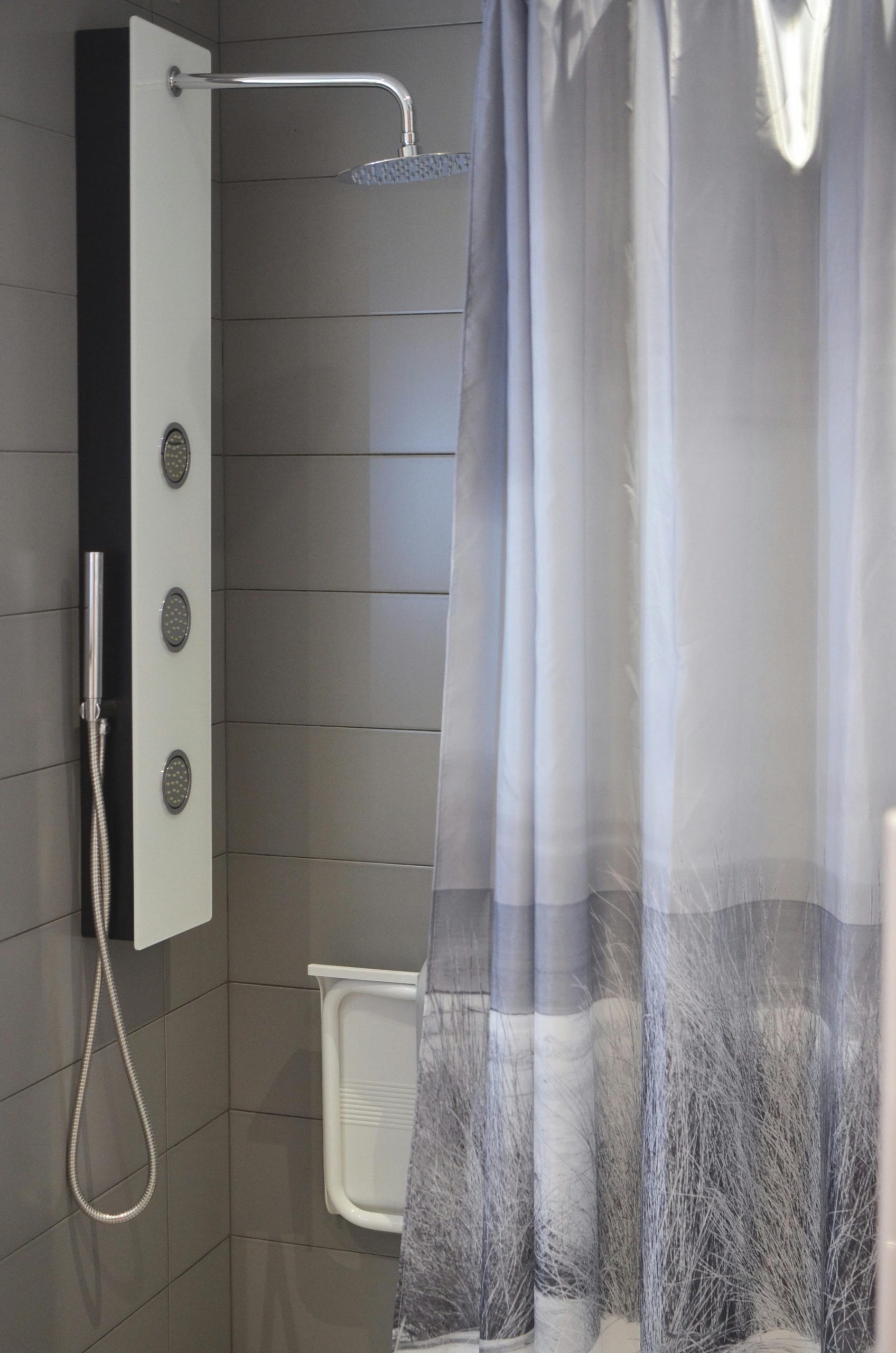 Introduction to Shower Curtain Rods