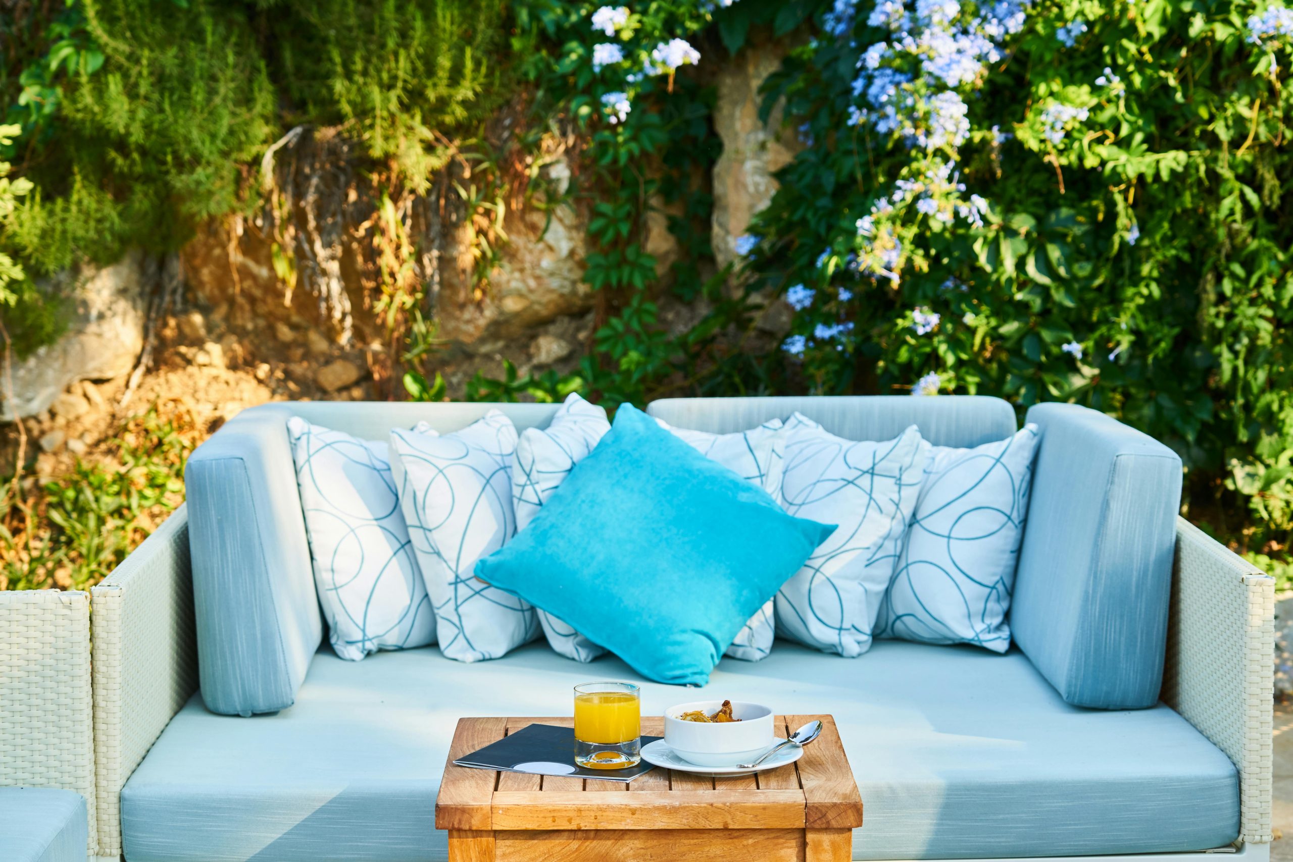 Preparing Your Outdoor Wood Furniture for Waterproofing