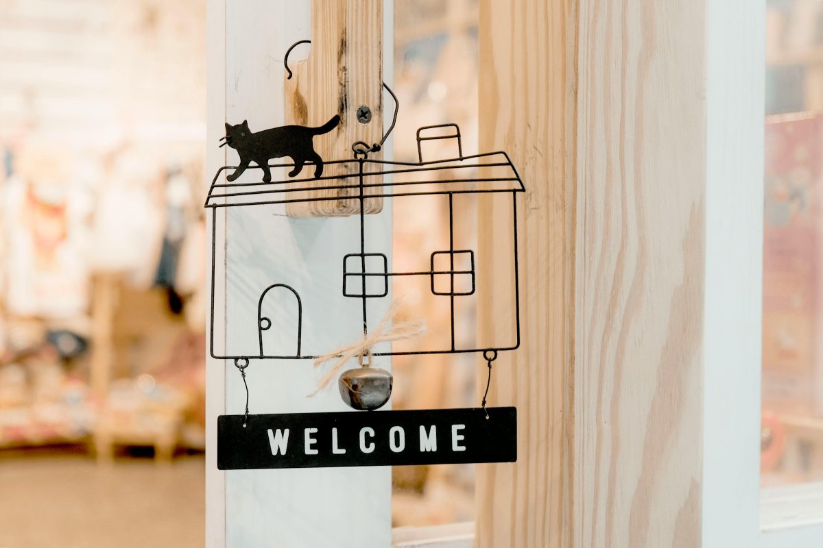 Selecting the Perfect Welcome Sign for Your Home